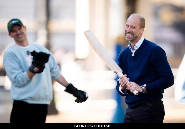 A walesi herceg ütőjáték közben csatlakozik az Egyesült Királyságból és Indiából érkező krikettsztárokhoz, a Tailenders és a Backyard Cricket csapa...