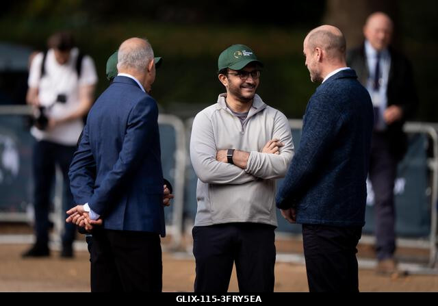 Sourav Ganguly krikettjátékos a walesi herceggel beszélget, miközben csatlakozik az Egyesült Királyságból és Indiából érkező krikettsztárokhoz, a T...