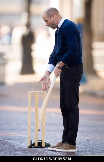 A walesi herceg csatlakozik az Egyesült Királyságból és Indiából érkező krikettsztárokhoz, a Tailenders és a Backyard Cricket csapataihoz egy külön...