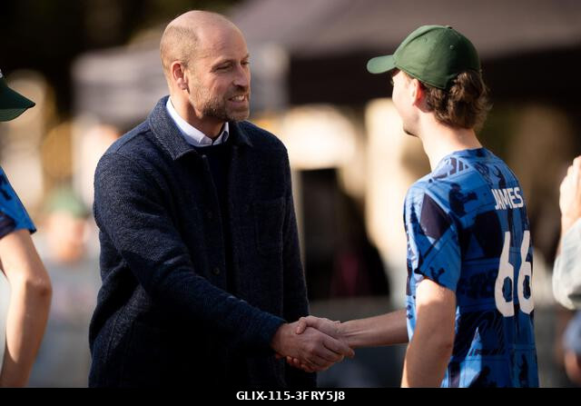 A walesi herceg köszönti a Tailenders és a Backyard Cricket csapatát egy különleges Earthshot-díjra felkészítő rendezvényen a londoni The Mallon. A...
