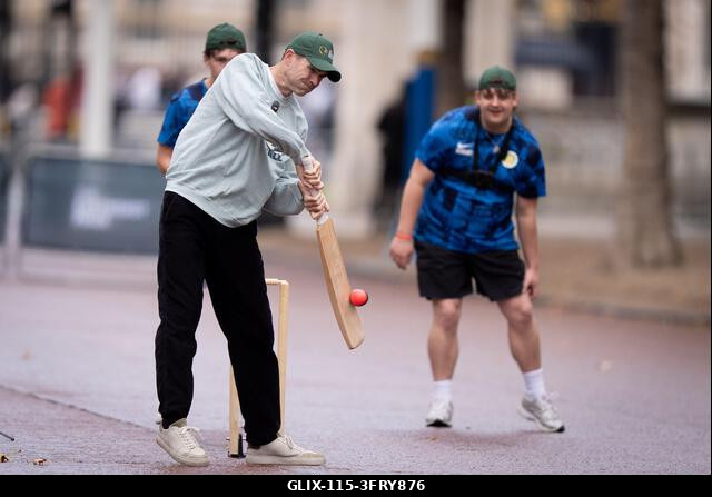 James Anderson krikettjátékos csatlakozik a walesi herceghez, valamint az Egyesült Királyság és India krikettsztárjaihoz, a Tailenders és a Backyar...