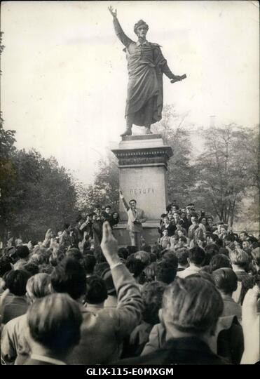 1956. október 10. - Magyar forradalom: Ahol minden elkezdődött... Petőfi Sándor, Magyarország legnagyobb költőjének szobra a budapesti Duna-parton....