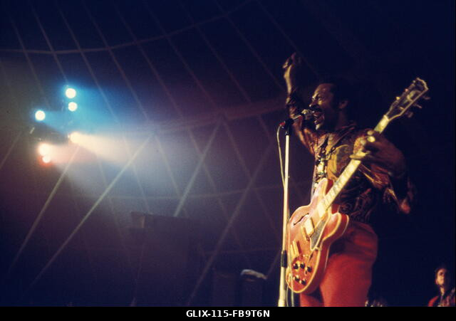 Chuck BERRY - 1972 - Franciaország / Ile-de-France (régió) / Párizs - Chuck BERRY - Chuck BERRY ; - Élőben a The Villette-ben ; - Párizs, Franciaor...