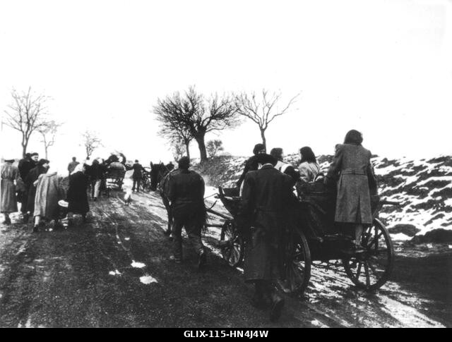 Budapest, magyar menekültek, akik az 1956-os budapesti forradalom után menekültek el hazájukból - 1956-os magyar felkelés - Nemzeti Levéltár - Wash...