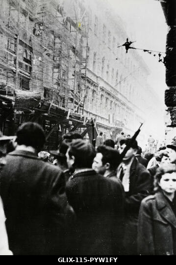 Magyar hazafiak az utcán, Budapest, Magyarország, 1956