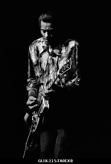 Amszterdam, HOLLANDIA: Chuck Berry élőben lép fel a Concertgebouw-ban Amszterdamban, Hollandiában 1976-ban (Fotó: Gijsbert Hanekroot)