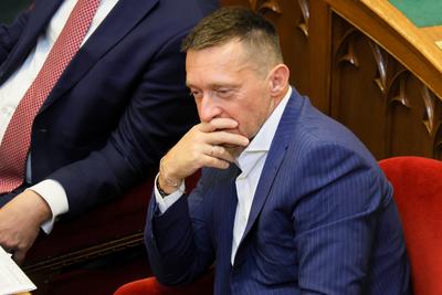 Orsz?ggy?l?s. A k?pen Rog?n Antal.2025.09.22.Fpt?:V?r?s Szil?rd-stock-foto