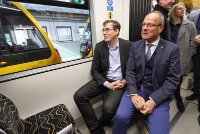 ?j CAF villamosok ?tad?sa a Budafoki Kocsisz?nben. A k?pen  Kar?csony Gergely ?s Navracsics Tibor.2025.10.02.Fot?:V?r?s Szil?rd-stock-foto