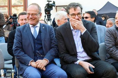 ?j CAF villamosok ?tad?sa a Budafoki Kocsisz?nben. A k?pen Navracsics Tibor ?s Kar?csony Gergely.2025.10.02.Fot?:V?r?s Szil?rd-stock-foto