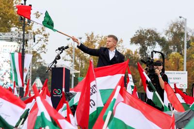 A Tisza P?rt Nemzeti menete. A k?pen Magyar P?ter.2025.10.23.Fot?:V?r?s Szil?rd-stock-foto