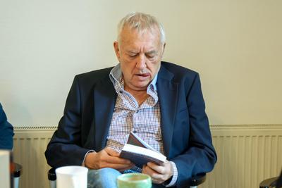 Havas Henrik: Ezt is t?l?ltem c. k?nyv?nek bemutat?ja. A k?pen Havas Henrik.2025.11.12.Fot?:V?r?s Szil?rd-stock-foto