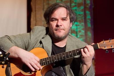 K?lloy Moln?r P?ter koncertj?nek beharangoz? sajt?t?j?koztat?ja a New Orleans Music Clubban.2012.02.07.Fit?:V?r?s Szil?rd-stock-foto